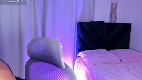 Iris Moira  online show from February 14, 11:07 am