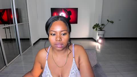 Snapshot of irismoon777 chatting on April 5, 8:00 am Rose online show from April 5, 8:00 am