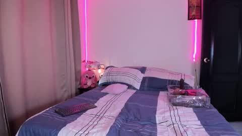 Iriss  online show from December 15, 8:13 pm