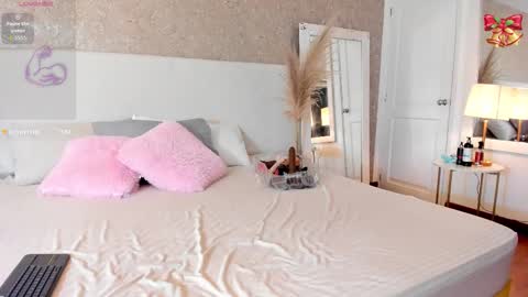 Iriss  online show from March 6, 4:20 am