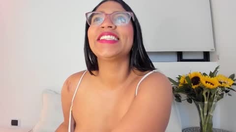 Snapshot of iriss_25 chatting on February 16, 10:33 am iris online show from February 16, 10:33 am