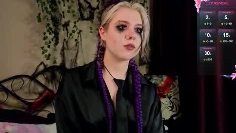 Snapshot of irissocute chatting on October 31, 10:27 am I am Cutie Iris3 online show from October 31, 10:27 am