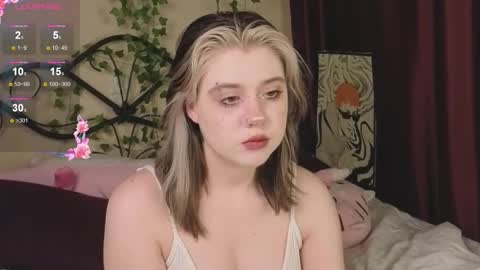 Snapshot of irissocute chatting on November 20, 9:09 am I am Cutie Iris3 online show from November 20, 9:09 am