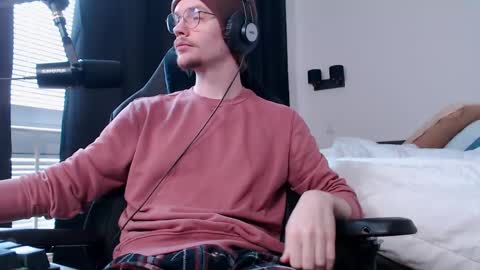 Sam online show from April 10, 11:37 am