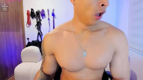 Snapshot of irvinepassion chatting on February 12, 9:48 am WILL ANDREW online show from February 12, 9:48 am