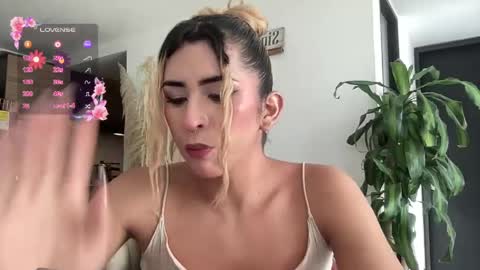 Snapshot of isa__fox_1 chatting on June 6, 1:16 pm Isabella online show from June 6, 1:16 pm