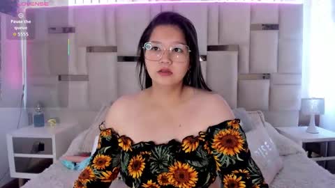 isa  rose online show from October 6, 12:02 pm
