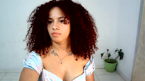 Snapshot of isa_bellaxx23 chatting on July 11, 1:30 am isa_bellaxx23 online show from July 11, 1:30 am