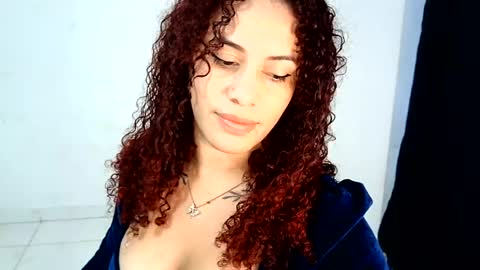 Snapshot of isa_bellaxx23 chatting on July 19, 11:19 pm isa_bellaxx23 online show from July 19, 11:19 pm