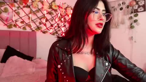 isabela online show from October 9, 3:48 am