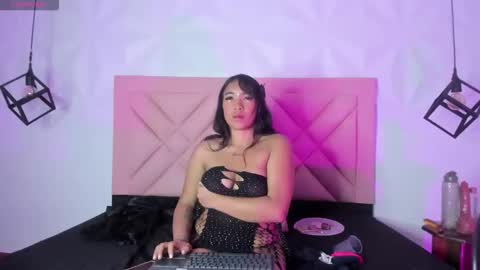 Snapshot of isa_cute_1 chatting on June 4, 8:37 pm ISABELLA online show from June 4, 8:37 pm