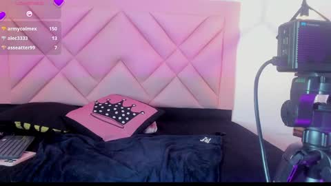 Snapshot of isa_cute_1 chatting on June 8, 1:28 am ISABELLA online show from June 8, 1:28 am