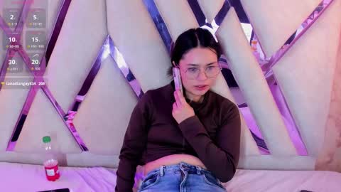 Snapshot of isa_doux chatting on February 8, 3:04 pm Isa online show from February 8, 3:04 pm