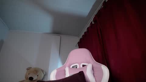 Isabella  online show from October 8, 9:40 am