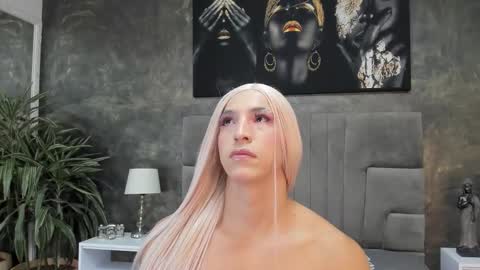 Snapshot of isa_lancaster chatting on November 9, 7:23 pm Isa Lancaster online show from November 9, 7:23 pm