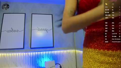 Snapshot of isa_little4u chatting on June 19, 10:19 am online show from June 19, 10:19 am