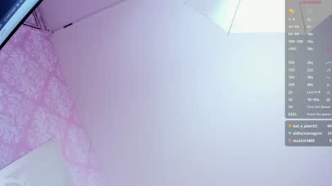 Snapshot of isa_little4u chatting on June 27, 12:22 pm online show from June 27, 12:22 pm