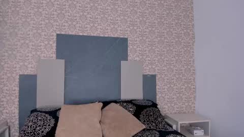 Isa  online show from October 15, 2:39 pm