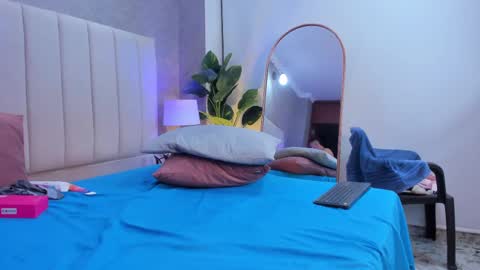 Isa and Martin  online show from March 9, 1:56 am