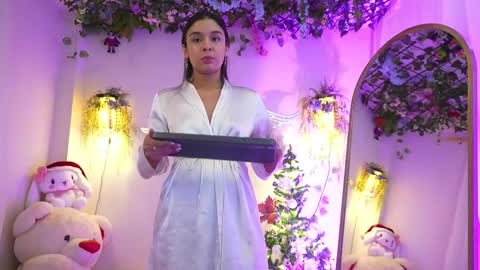 Isabella        online show from December 16, 8:58 pm