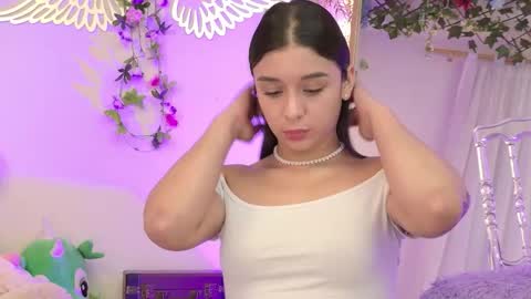 Isabella        online show from February 22, 11:58 pm