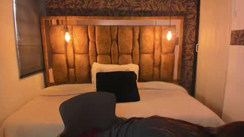  I S A  online show from December 3, 11:52 am