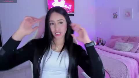 Snapshot of isaa_diamond chatting on July 28, 12:29 am isaa_diamond online show from July 28, 12:29 am