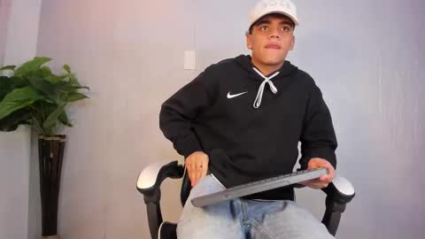 Isaac  online show from January 10, 11:45 am