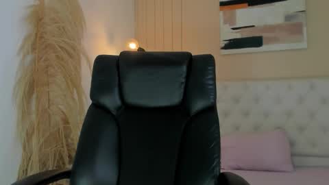 isaac_cryston online show from November 8, 9:57 pm