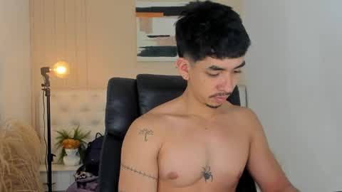 isaac_cryston online show from February 9, 9:52 pm