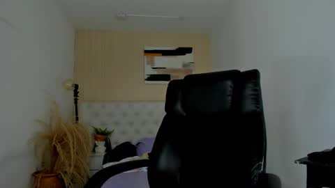 isaac_cryston online show from February 16, 10:17 pm