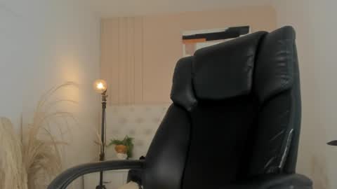 isaac_cryston online show from February 28, 10:22 pm