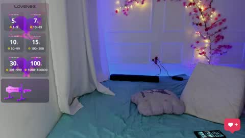 isaac online show from April 3, 9:35 pm