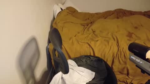 isaac online show from December 21, 8:38 pm