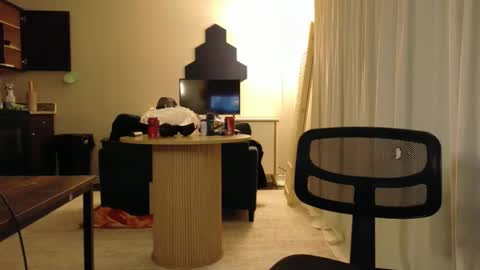Snapshot of isaac_sheffield chatting on April 27, 6:11 am isaac online show from April 27, 6:11 am