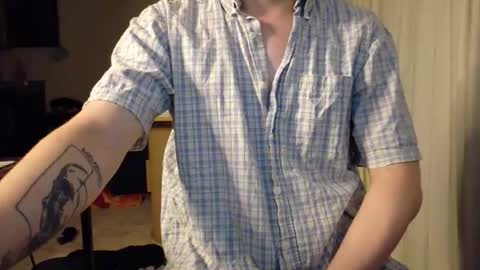 Snapshot of isaac_sheffield chatting on May 2, 10:20 am isaac online show from May 2, 10:20 am