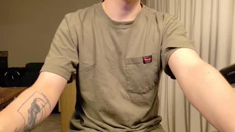 Snapshot of isaac_sheffield chatting on May 11, 8:53 am isaac online show from May 11, 8:53 am