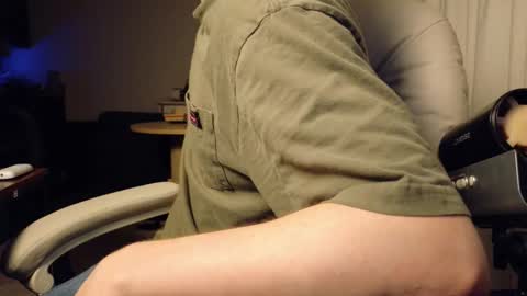 Snapshot of isaac_sheffield chatting on May 15, 8:54 am isaac online show from May 15, 8:54 am