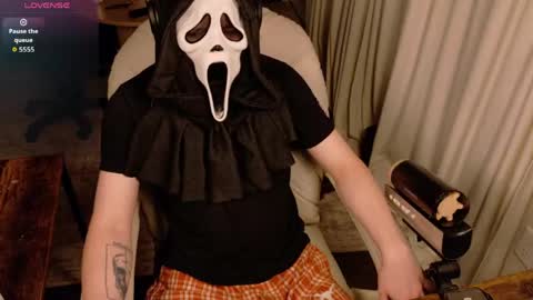 Snapshot of isaac_sheffield chatting on May 17, 1:58 am isaac online show from May 17, 1:58 am
