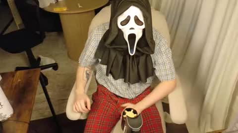 Snapshot of isaac_sheffield chatting on May 31, 1:36 am isaac online show from May 31, 1:36 am