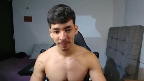 Snapshot of isaac_sttone01 chatting on May 12, 12:52 am muscle isaac online show from May 12, 12:52 am