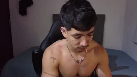 Snapshot of isaac_sttone01 chatting on June 11, 3:04 am muscle isaac online show from June 11, 3:04 am