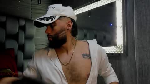 Isaac FVercettis online show from December 1, 12:15 am