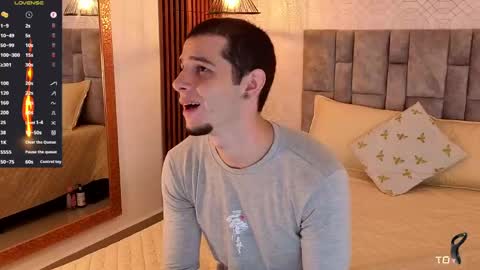 isaacblaze  online show from June 7, 4:05 am