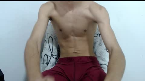 Snapshot of isaaclatino chatting on February 15, 7:51 am isaac online show from February 15, 7:51 am