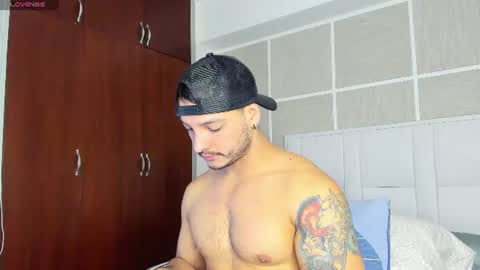 Snapshot of isaacs11 chatting on July 9, 1:04 pm Isaac Surez online show from July 9, 1:04 pm