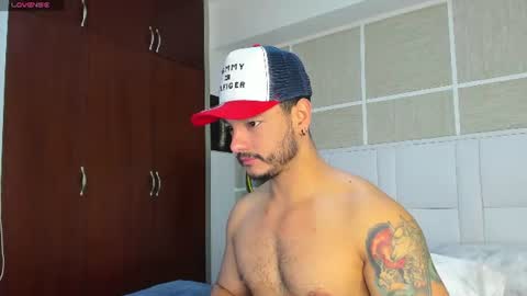Snapshot of isaacs11 chatting on July 22, 12:30 pm Isaac Surez online show from July 22, 12:30 pm