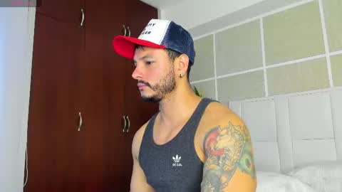 Snapshot of isaacs11 chatting on July 26, 12:01 pm Isaac Surez online show from July 26, 12:01 pm