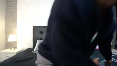 isaak_salomee online show from June 10, 12:37 pm