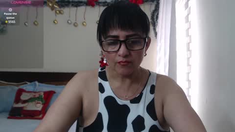 Isabeel Sofia online show from January 3, 5:10 pm